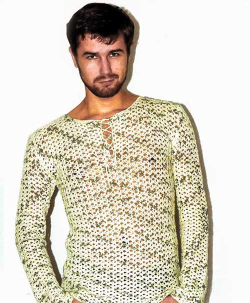 Вязать мужской джемпер крючком для начинающих можно за несколько дней, главное - внимание, терпение и аккуратность.