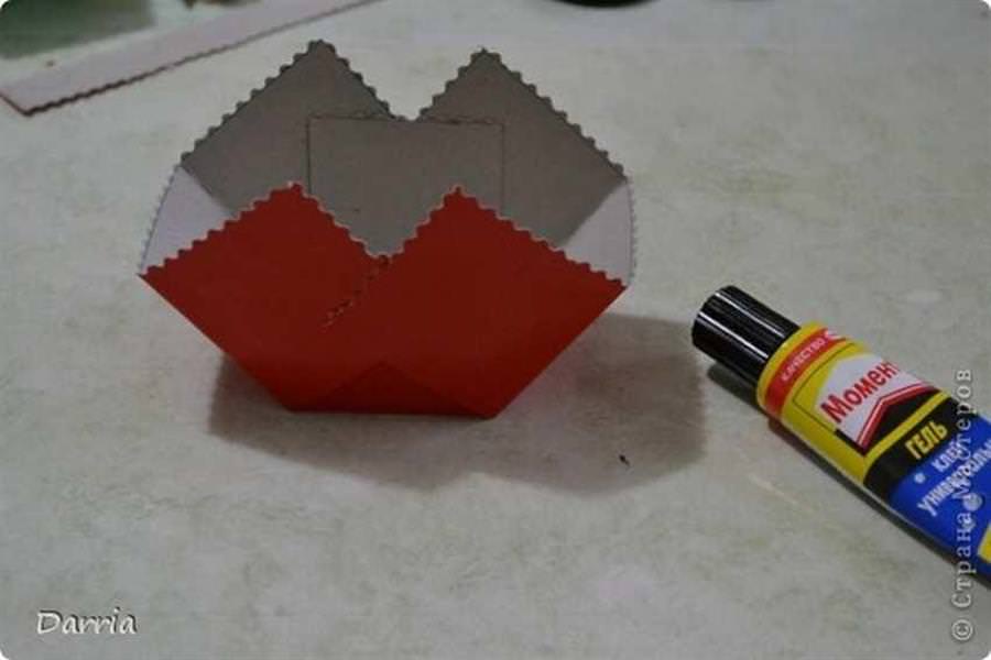 Быстрая самодельная корзина для мусора из картона