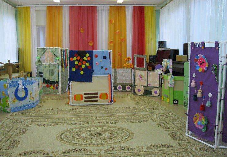 Самодельная ширма для детской комнаты